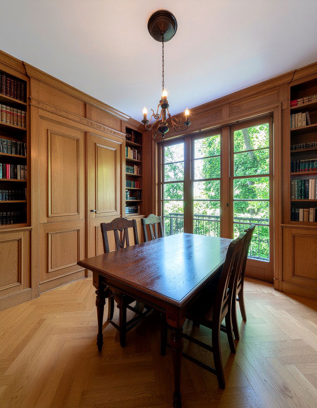 Wood Paneled Dining Room - 30 period home dining room ideas