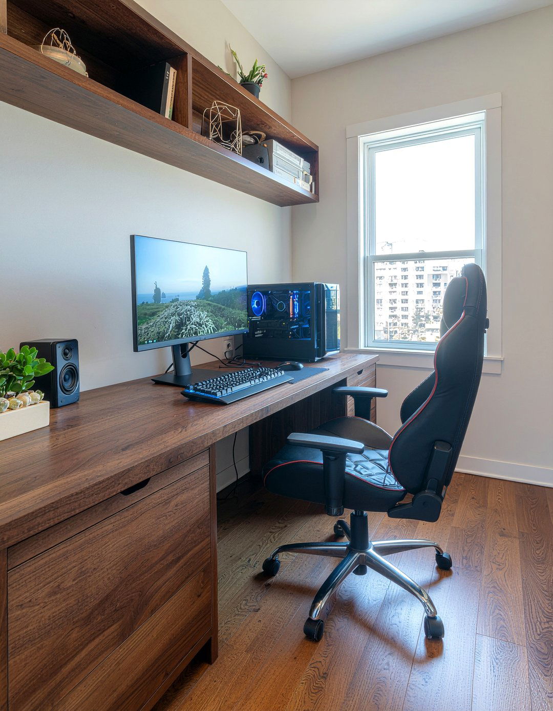Wood Texture Gaming Desk - 30 video game bedroom ideas
