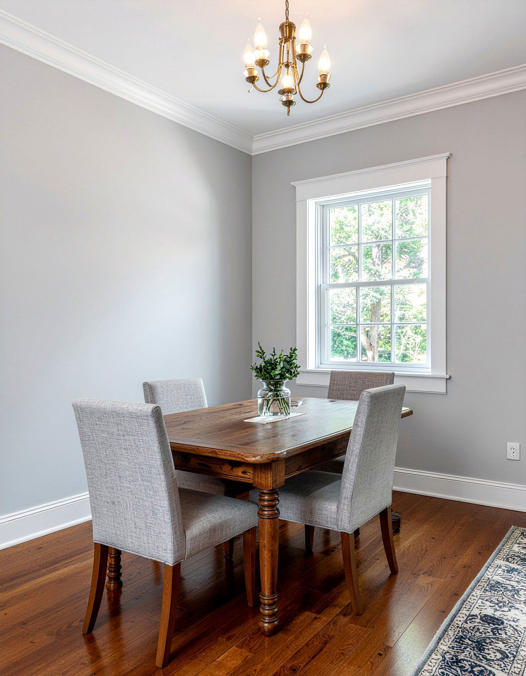 Wood Trim Molding - 30 budget dining room ideas