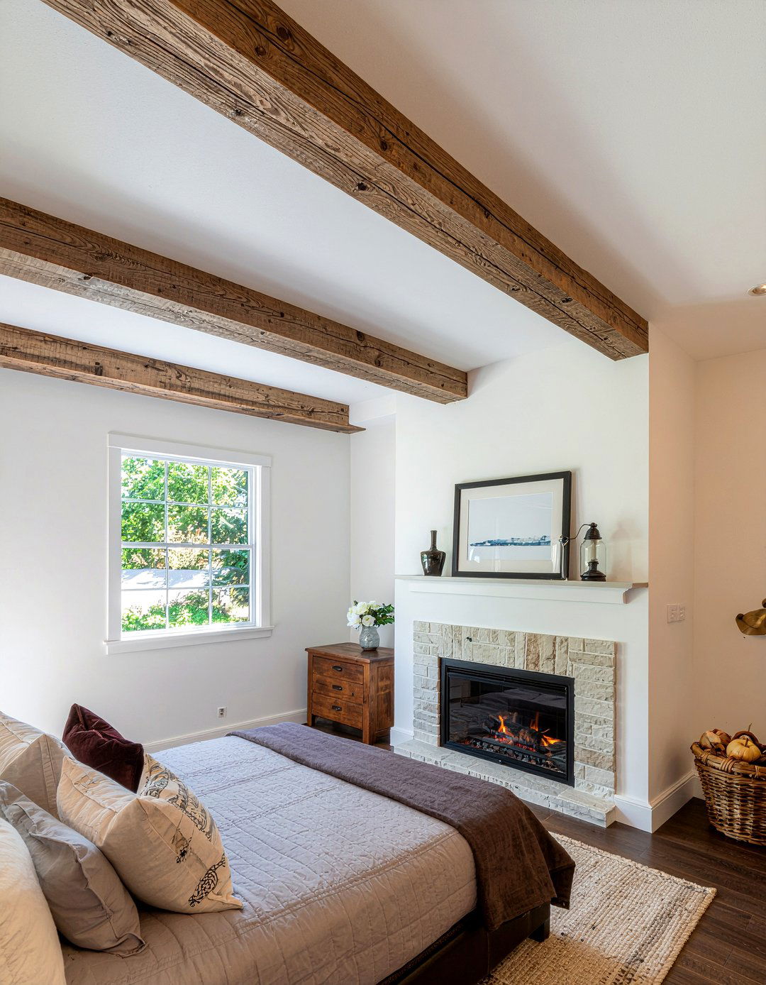 Wood beam bedroom ceiling - 30 bedroom ceiling ideas