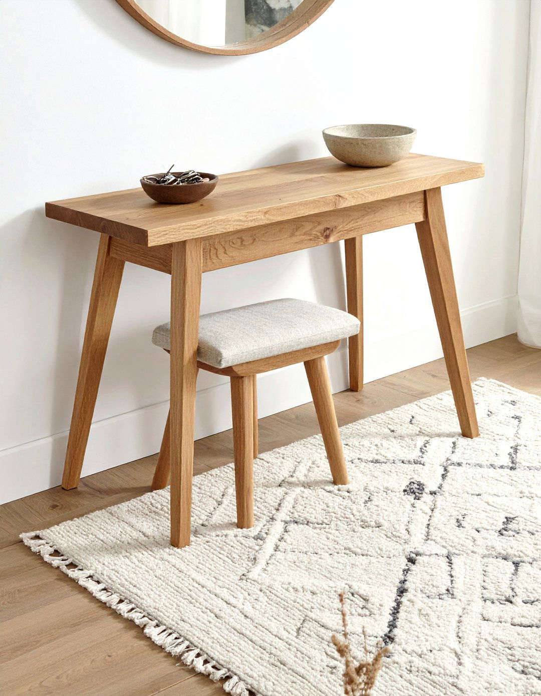 Wood console table with stool - 30 console table decor ideas