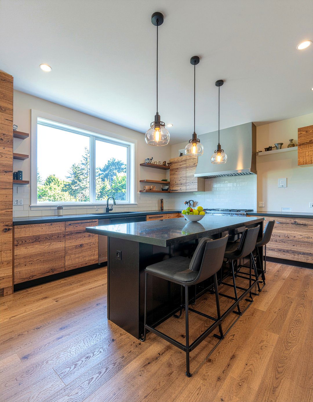 Wood look tile - 30 kitchen flooring ideas