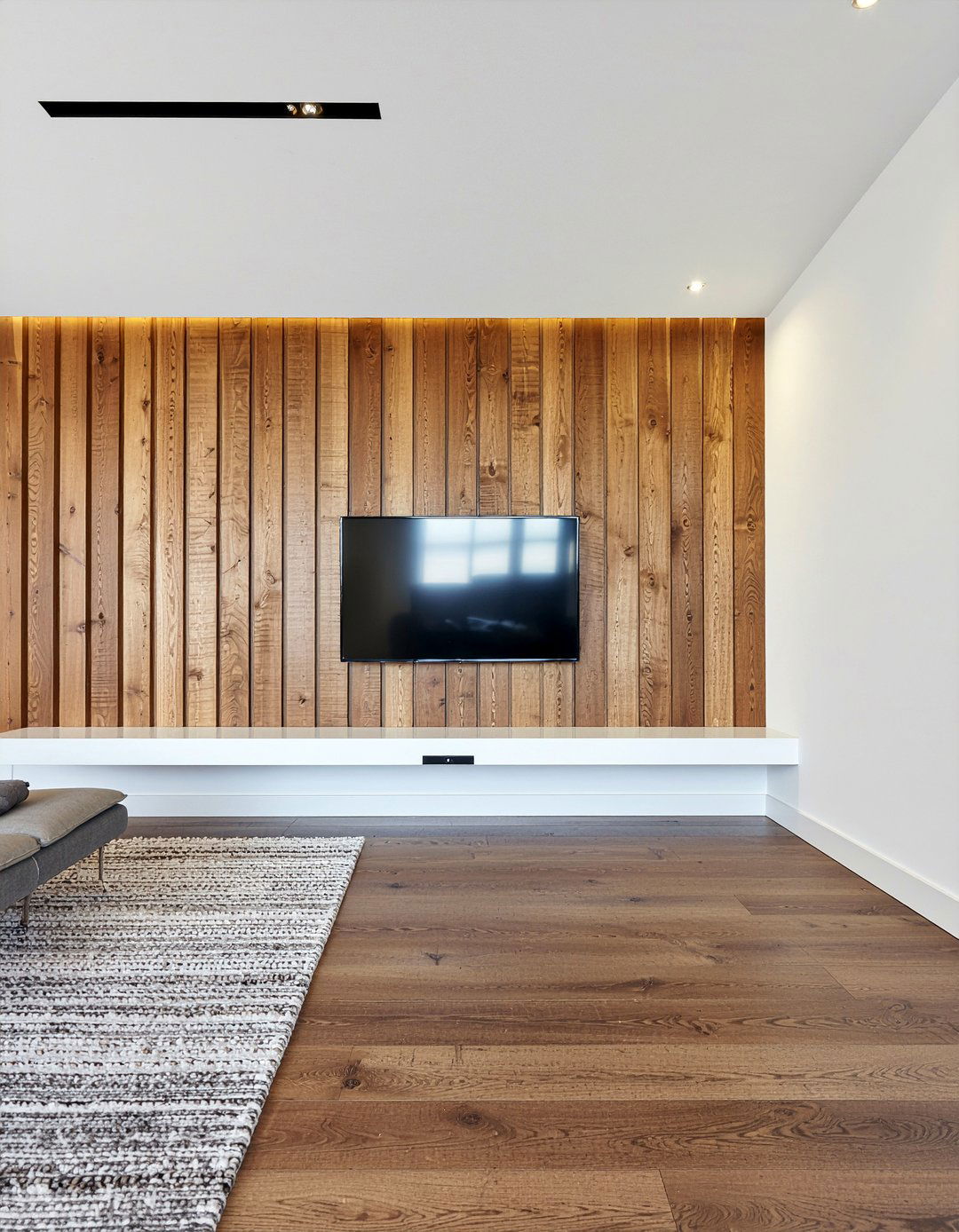 Wood slat wall - 30 living room renovation ideas