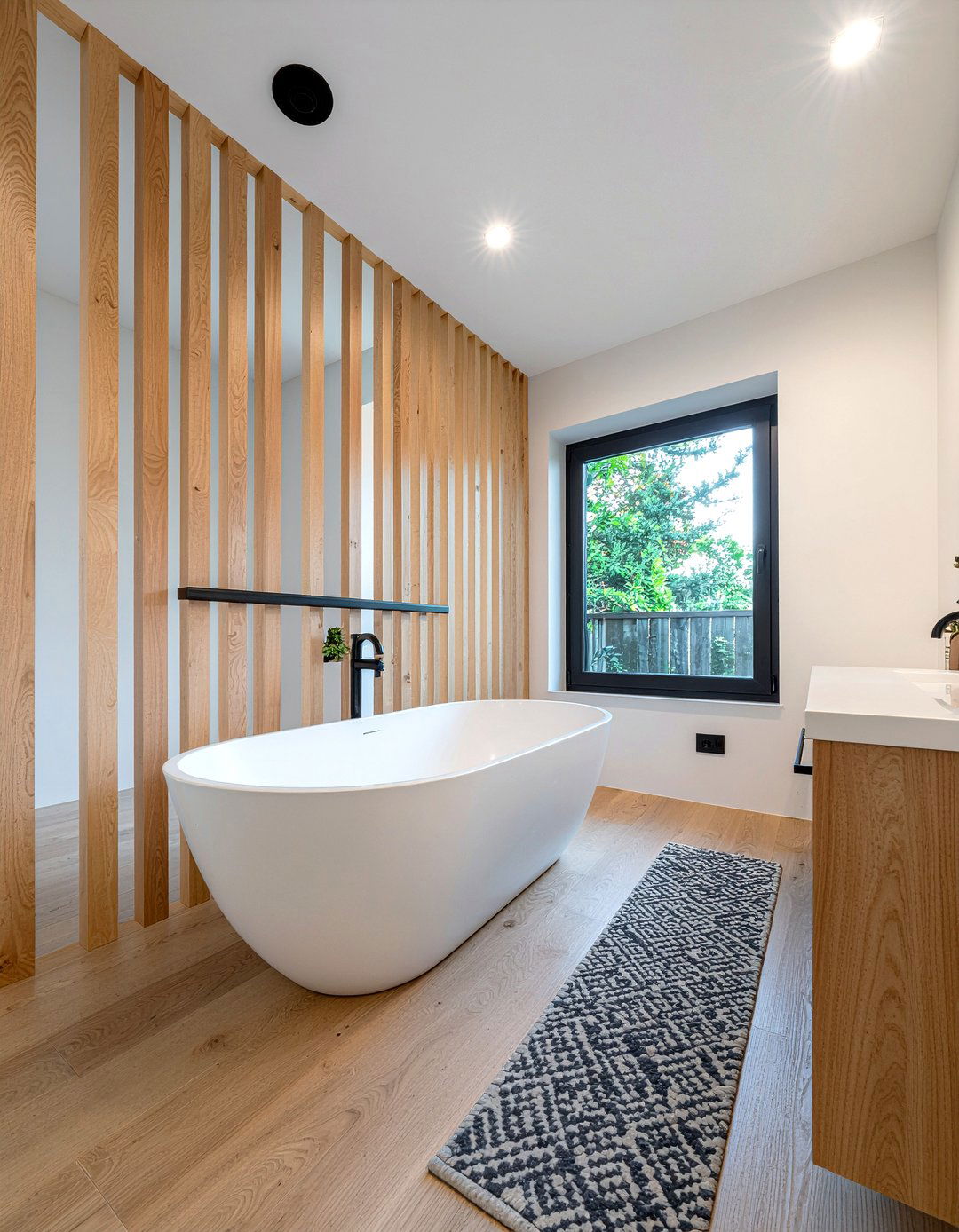 Wood slat wall bathroom - 30 master bath remodel ideas