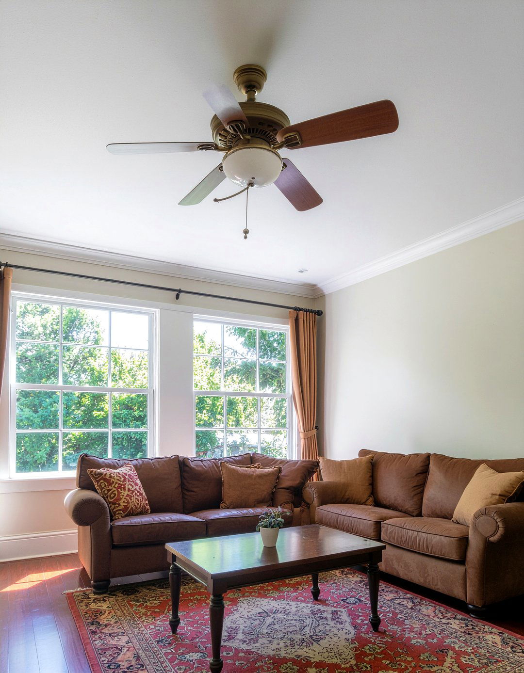 Wooden ceiling fans - 30 British colonial living room ideas