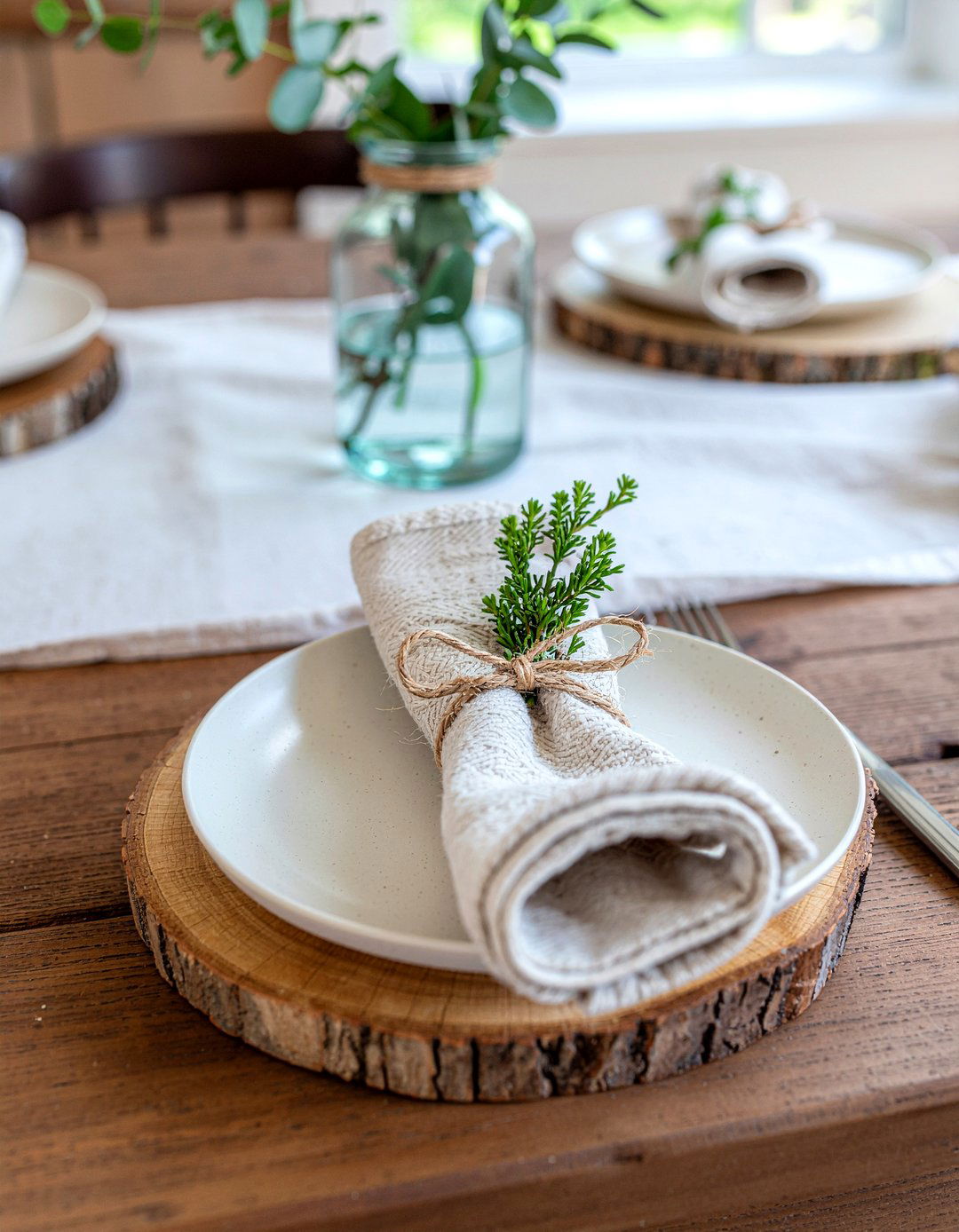Wooden charger plates - 30 charger plate dining ideas