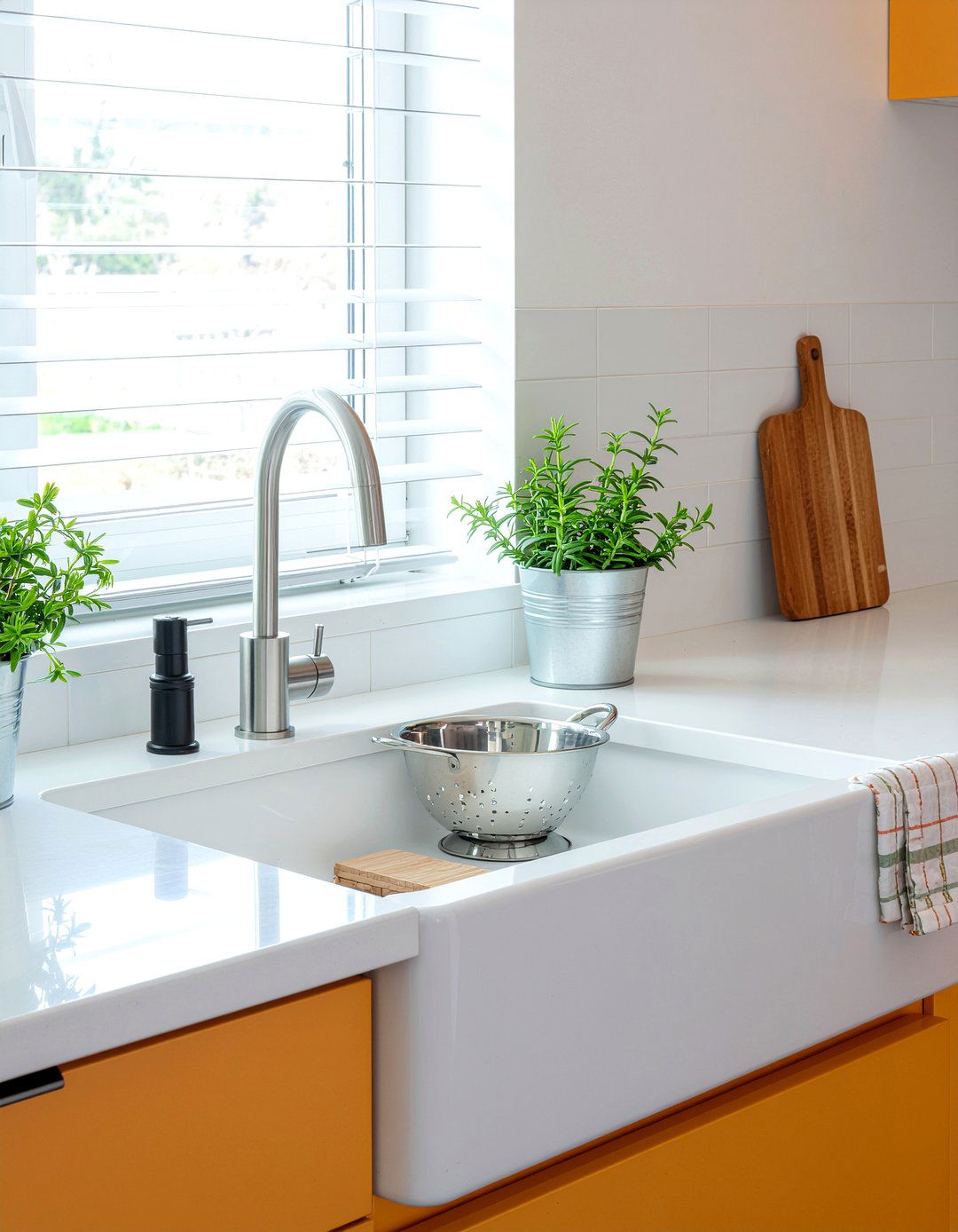 Workstation Kitchen Sink - 30 practical kitchen ideas