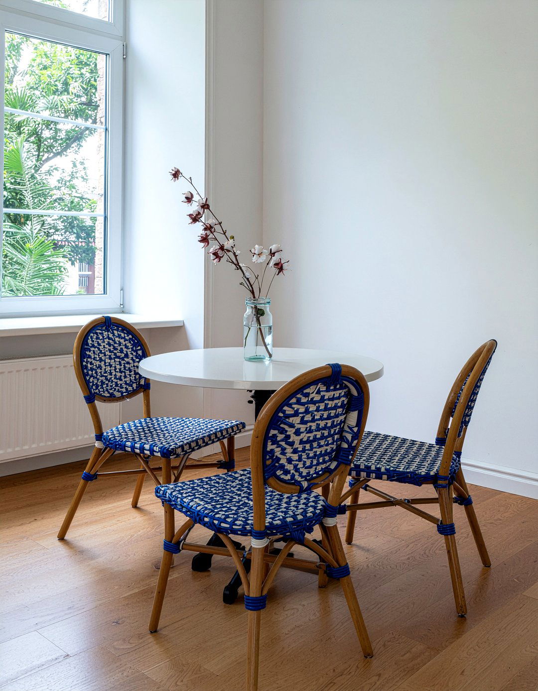 Woven Bistro Chairs - 30 French country dining room ideas