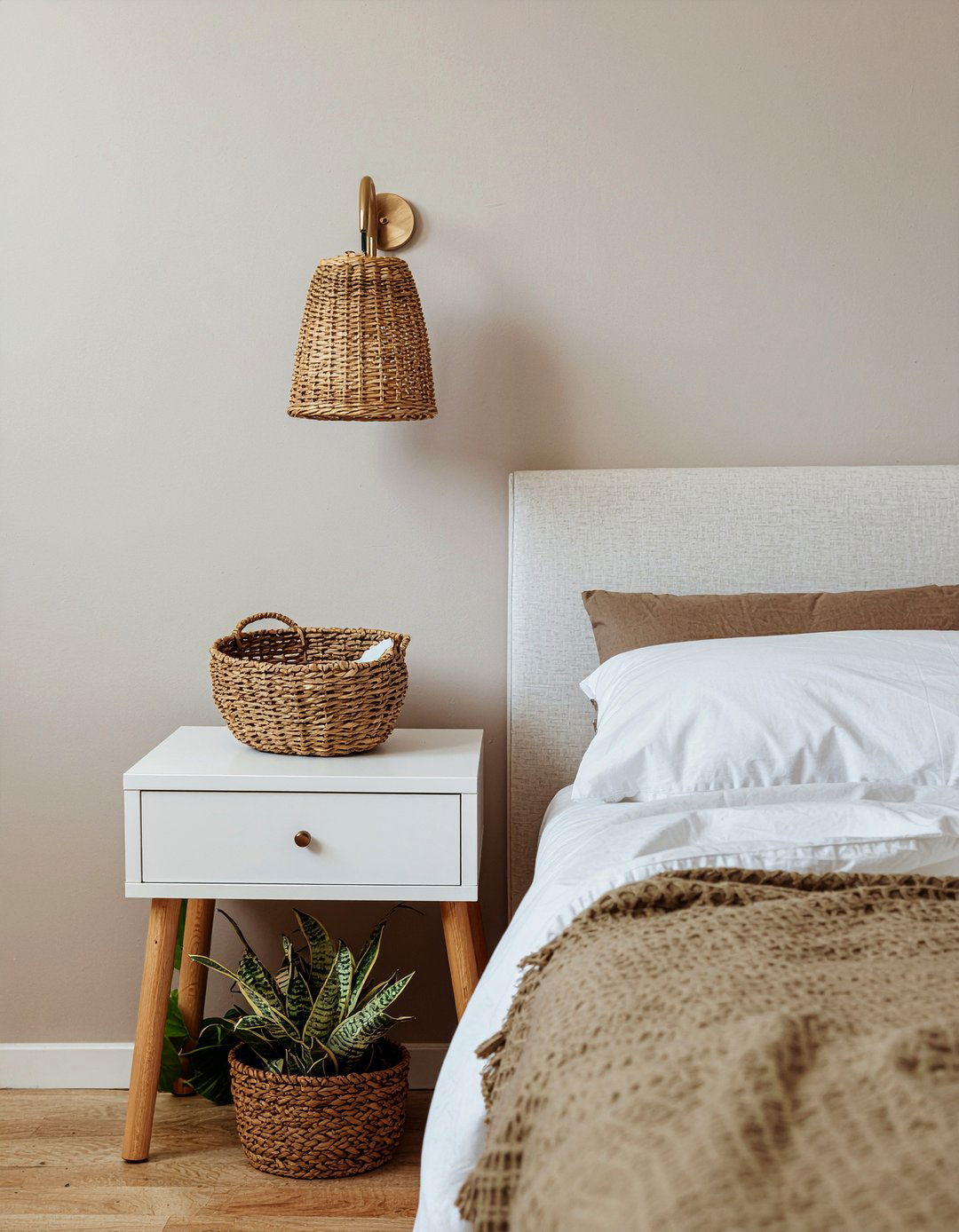 Woven Sconce - 30 woven bedroom ideas