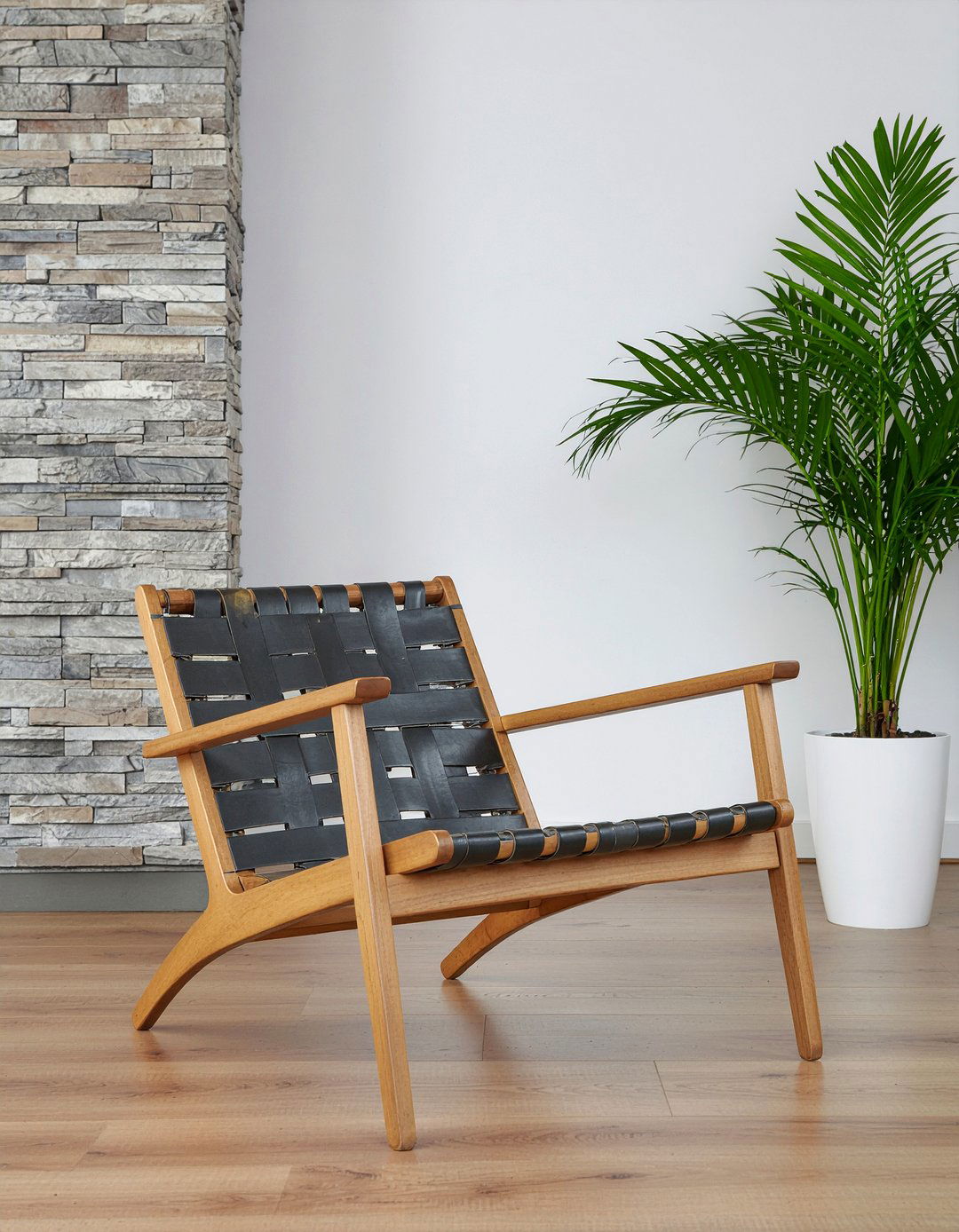 Woven leather chair - 30 living room lounge chair ideas