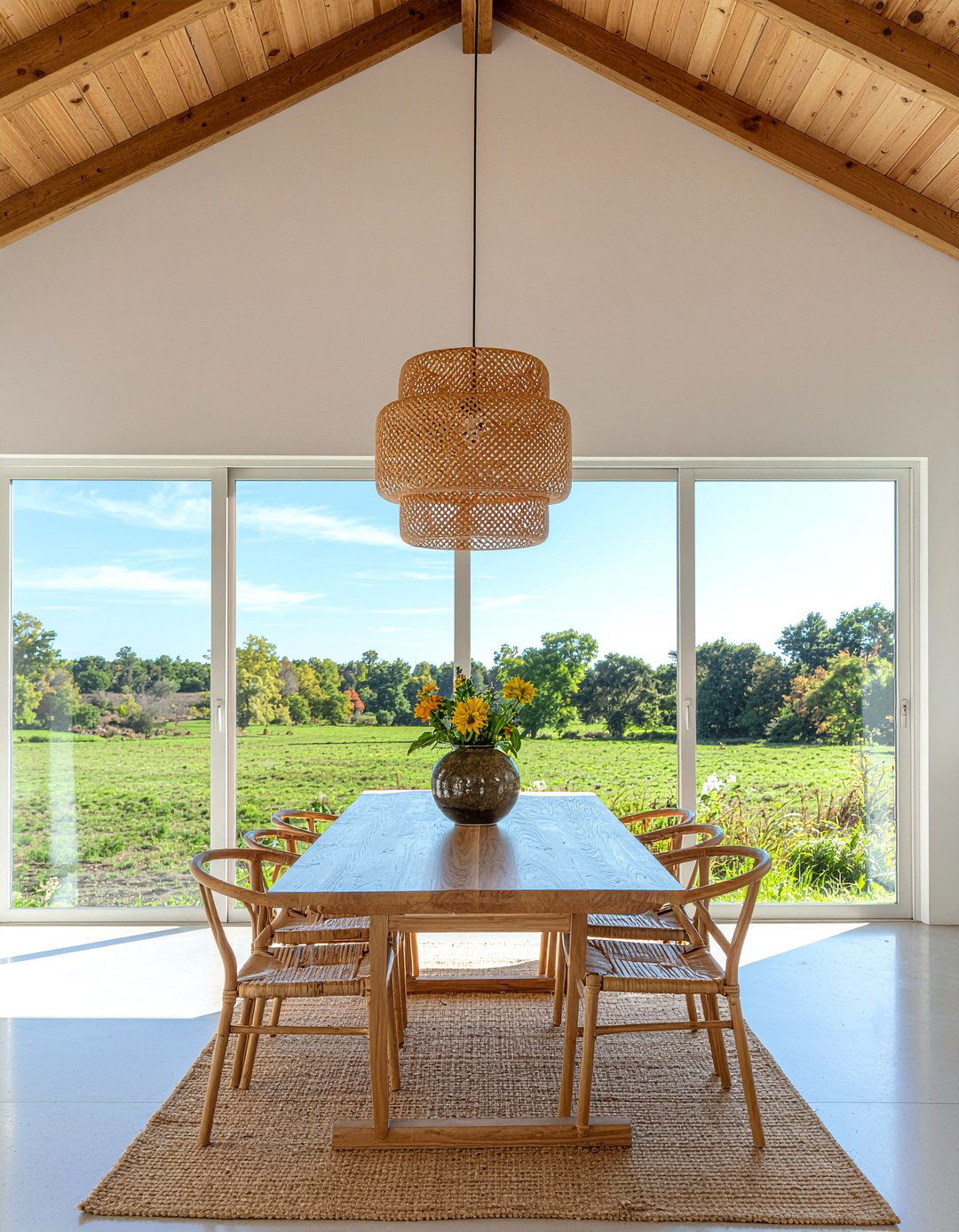 Woven rattan pendant light - 30 meadow dining room ideas