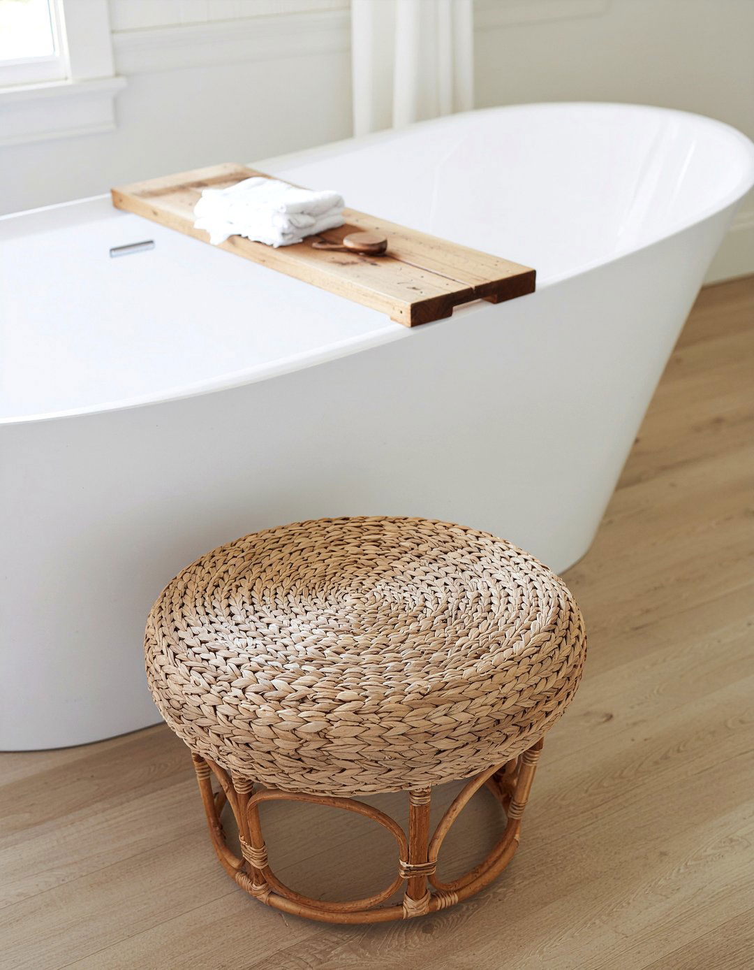 Woven seagrass stool - 30 bathroom chair ideas