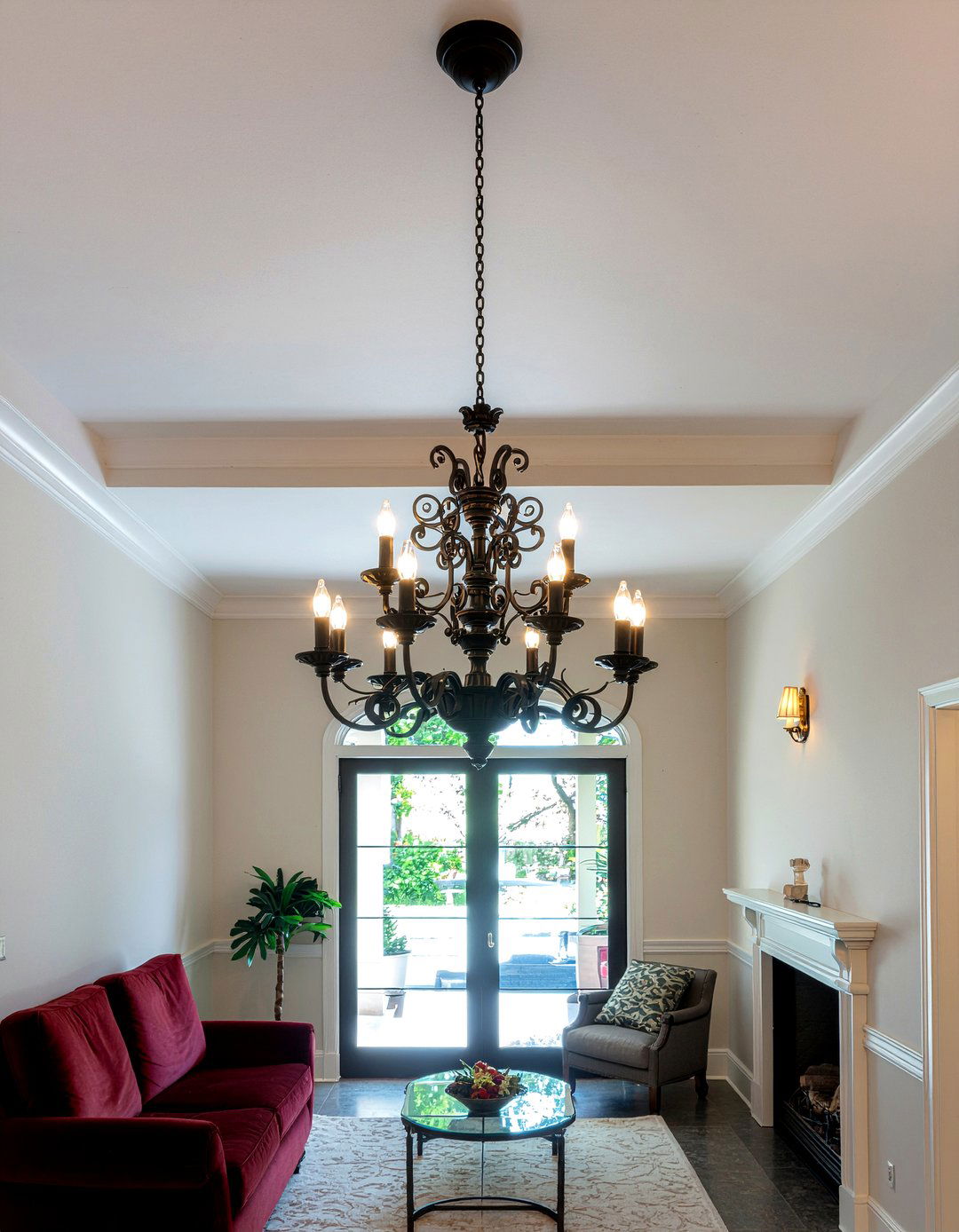 Wrought iron lighting - 30 British colonial living room ideas