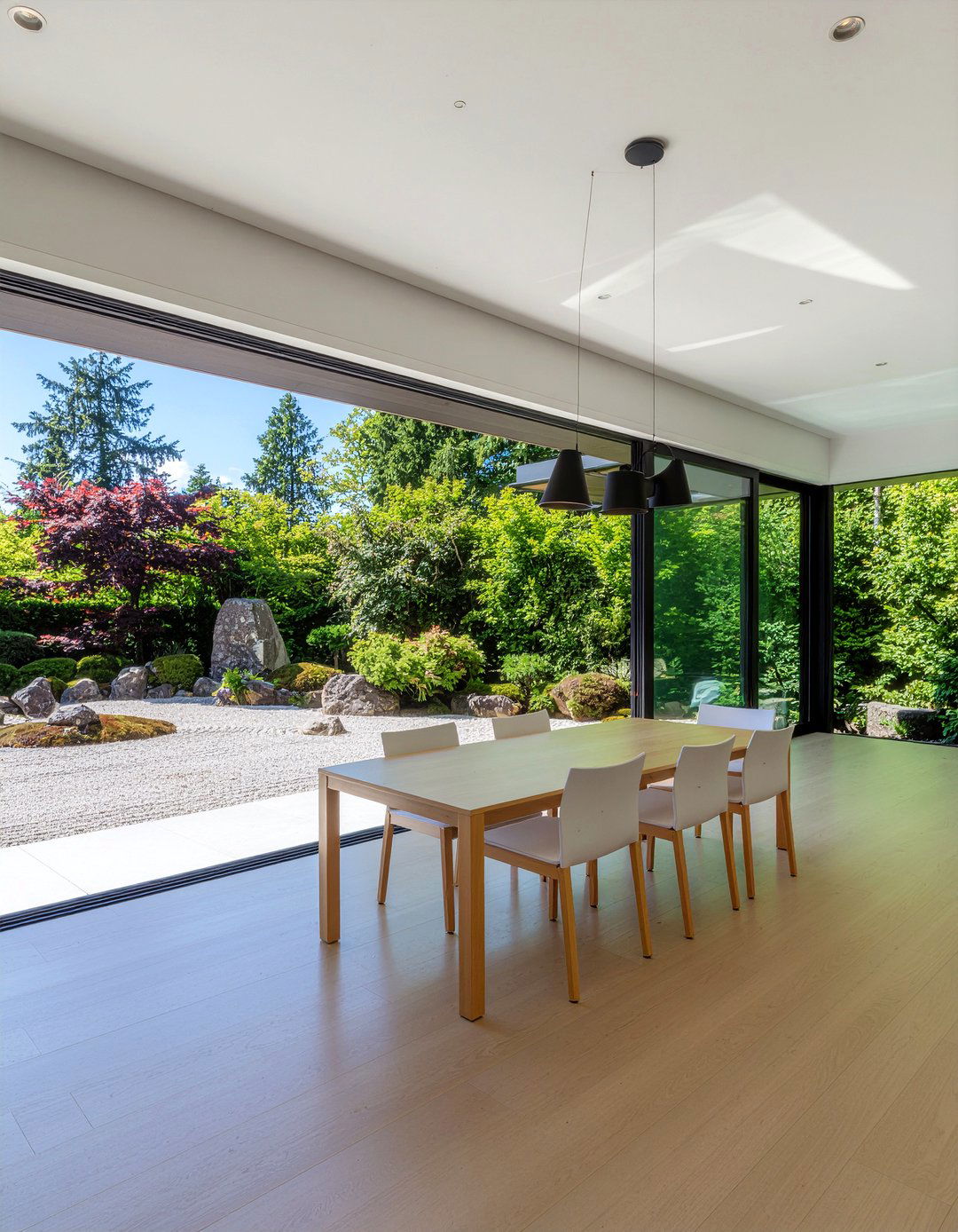 Zen Garden View - 30 Japanese dining room ideas