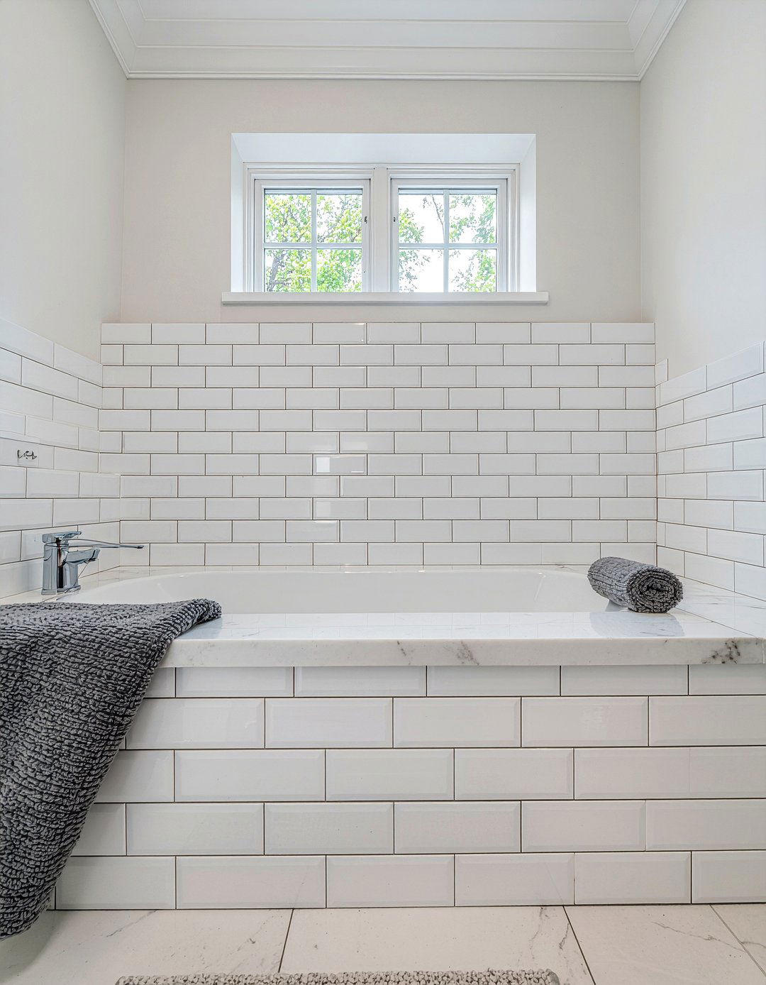 x Subway Tile Tub Surround - 30 large subway tile bathroom ideas